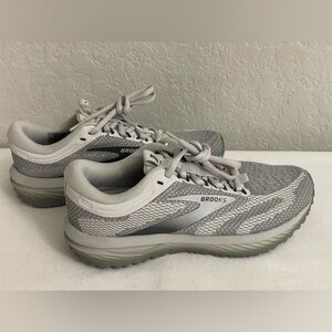 Brooks Revel 7 Neutral Running Shoe in Oyster Mushroom/Primer Gray - Womens Sz 6